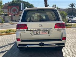 تۆیۆتا لاند کروزەر